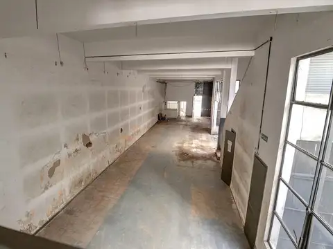 Galpon en Venta 53  mts Fondo