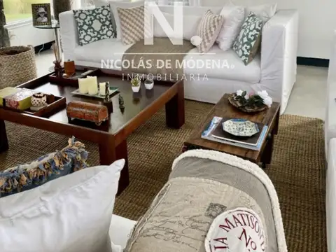 Casa 4 ambientes con 4 baños