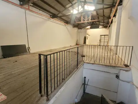 Galpon en Venta 30  mts Fondo