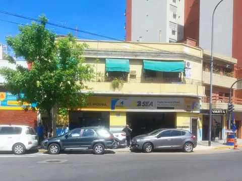 Local importante esquina de Belgrano
