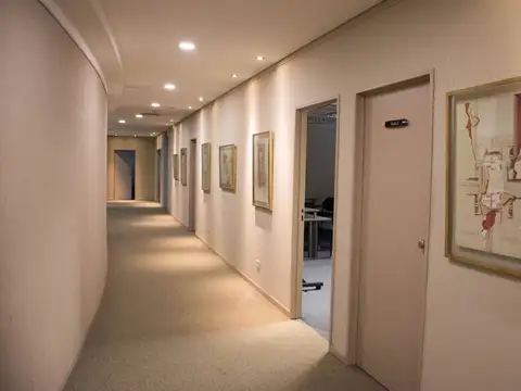 Oficina en Venta con 4 cocheras