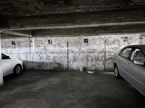 VENTA COCHERA ZONA RÍO