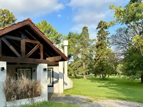 Casa 6 ambientes con 4 baños