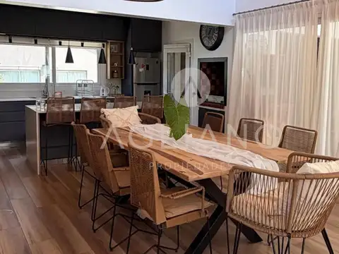 Casa 4 ambientes con 2 baños