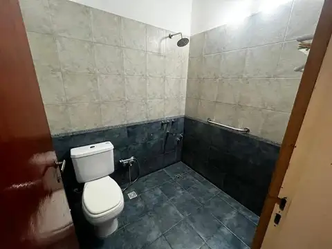 Casa en Alquiler Temporal con 2 cocheras