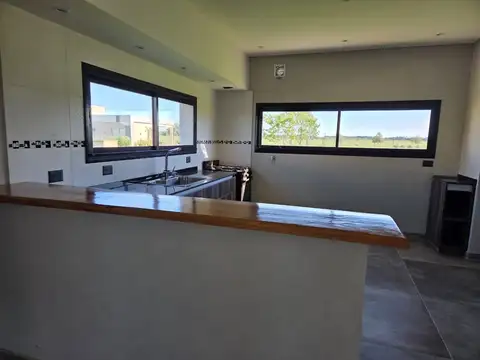 Casa en Alquiler de 4 dormitorios