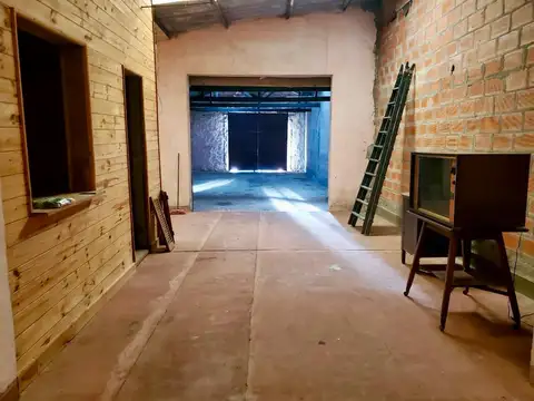 Galpon en centro de Pilar, Calle alsina