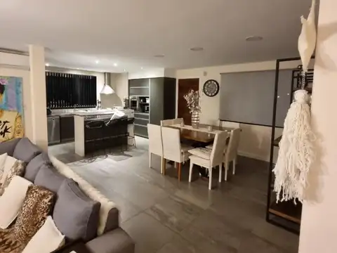 Casa 4 ambientes con 3 baños