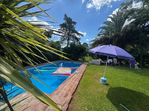 Casa en venta 5 amb con quincho pileta en country