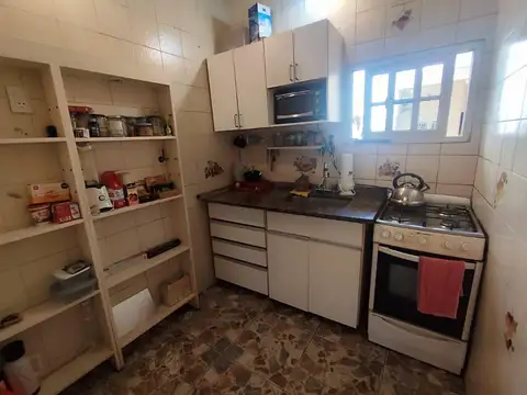 Depto Tipo Casa en Venta en Pompeya, USD 105.000