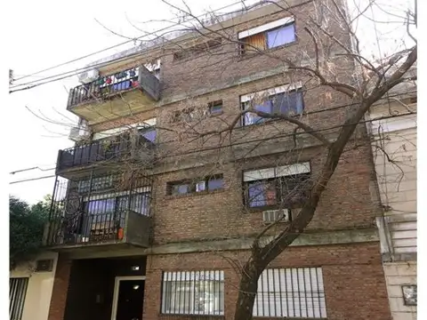 VENTA  DPTO SAN ISIDRO MONOAMB IMPECABLE EXC UBIC.