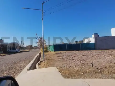 Ozamis Sur 7400, Piso 0