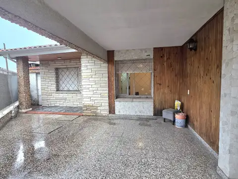 Casa en alquiler en Remedios De Escalada