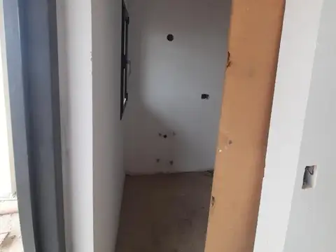 Casa 8 ambientes con 2 baños