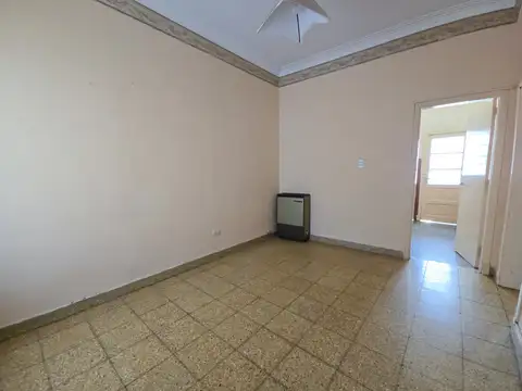 Casa 3 amb. con patio - El Cano y R. S. Peña