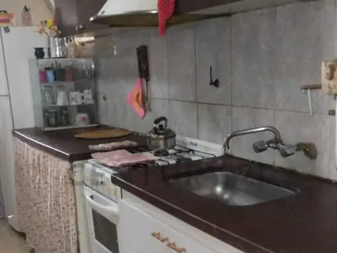 Casa 5 ambientes con 1 baño