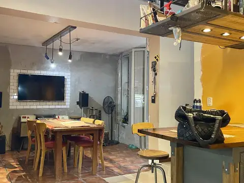 Casa 5 ambientes con 2 baños