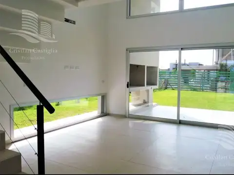 Venta . Casa 4 Ambientes, Dos plantas, Jardín, Pileta - Los Castaños, Nordelta, Tigre