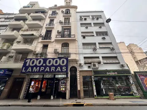 Uruguay al 345 y Av. Corrientes. Piso de 180 m2!!!