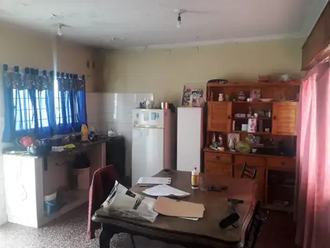 Casa 4 ambientes con 1 baño