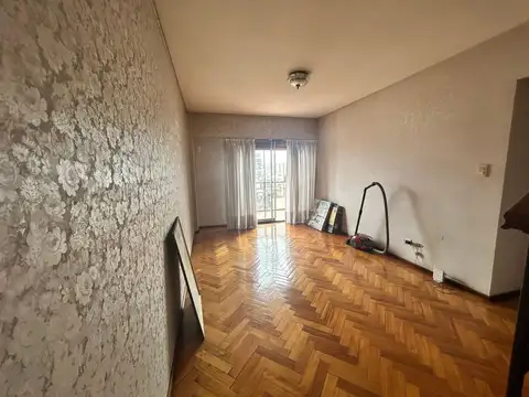 Avenida Pueyrredón 700