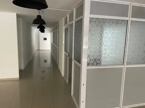 Alquilo Oficina de 295 m², Derqui 33, Edificio con Amenities
