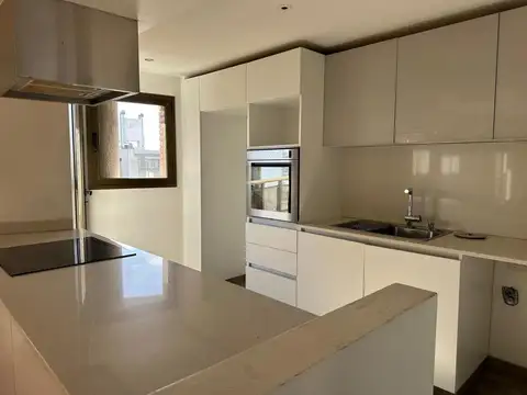 Departamento en venta 4 dormitorios con 2 cocheras
