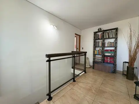 Depto Tipo Casa en Venta con 2 cocheras