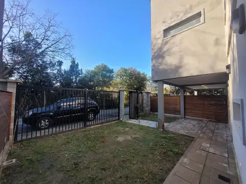 Depto Tipo Casa en Venta de 3 ambientes