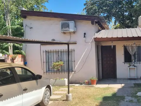 Casa en Venta con 2 cocheras
