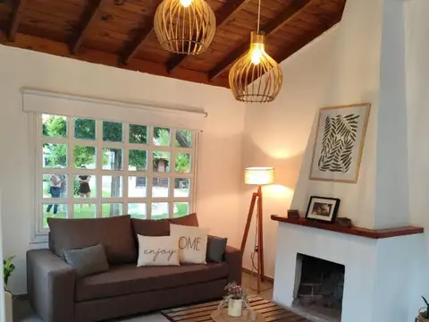 ALQUILER  POR 9 MESES CASA 3 AMB. CAISAMAR