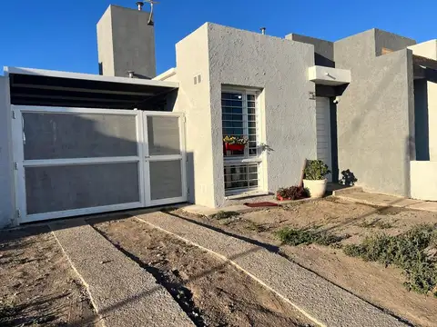 SE VENDE CASA EN UNIVERSITARIO DE HORIZONTE