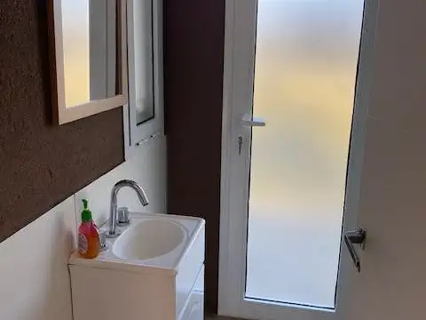 Casa 5 ambientes con 4 baños