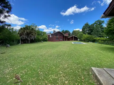 Importante y solida casa en venta - Malvinas Argentinas