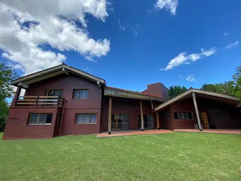 Importante y solida casa en venta - Malvinas Argentinas