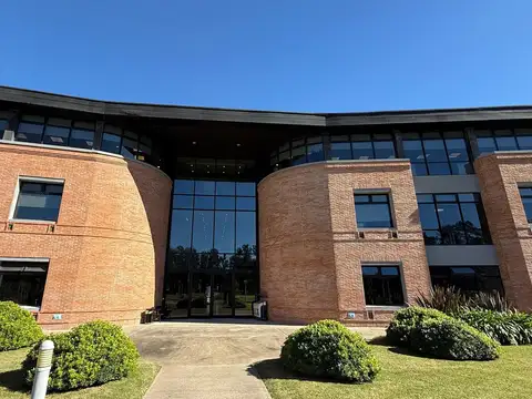 Oficina en Alquiler en Pilar, USD 3.680