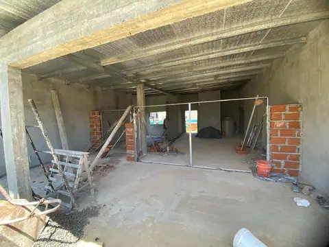CASA EN CONSTRUCCION 4 AMB EN BARRIO ENSUEÑO MASCHWITZ