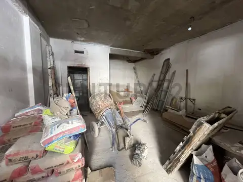 Tte. Gral. Juan Domingo Peron 3800, Piso 0