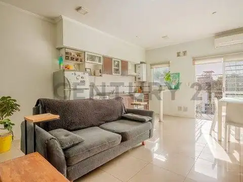 Emilio Mitre 300, Piso 1