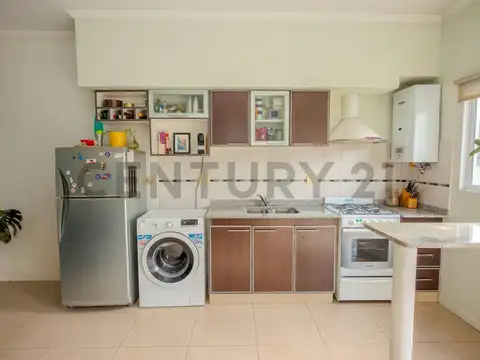 Emilio Mitre 300, Piso 1