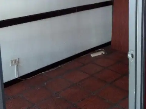 Local en Venta Via Púb.