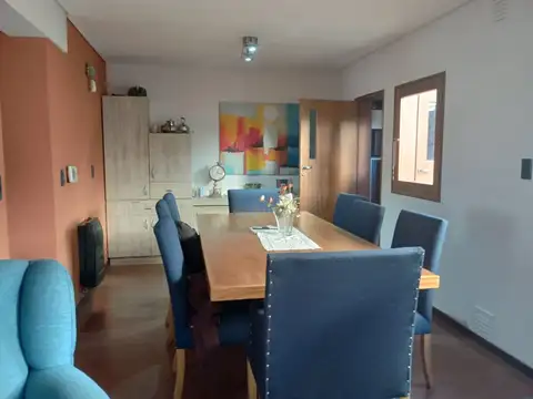 Casa 7 ambientes con 3 baños