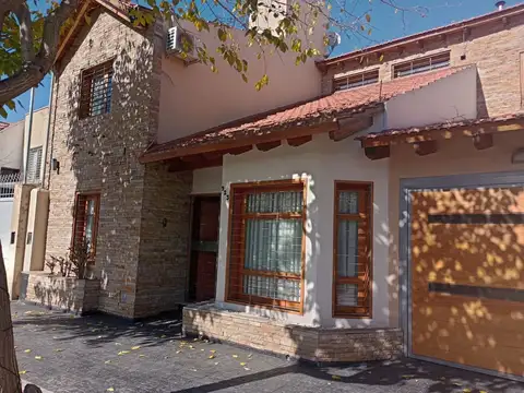 Venta Casa 4 dormitorios Dorrego Guaymallen