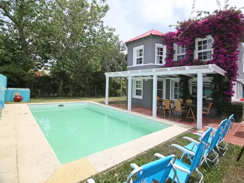 Casa en venta de 5 dormitorios c/ cochera en La Barra