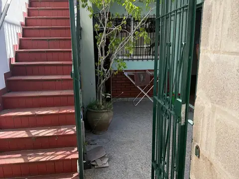 Depto Tipo Casa en Alquiler de 2 dormitorios