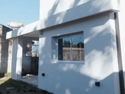Casa 4 ambientes con 1 baño