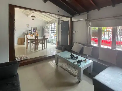 Casa 3 amb. Pileta y cochera. Boulogne, San Isidro