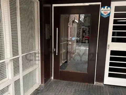 Buenos Aires 1300, Piso 0