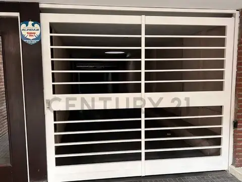 VENTA DE COCHERA - CENTRO