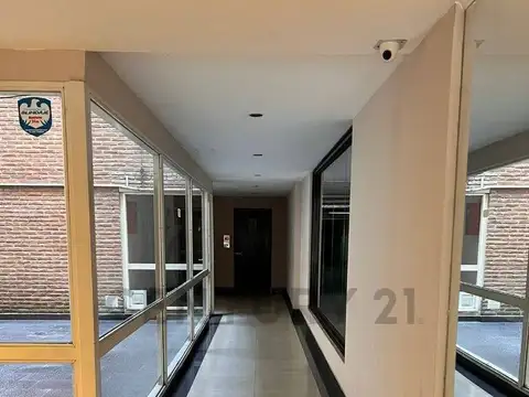 Buenos Aires 1300, Piso 0